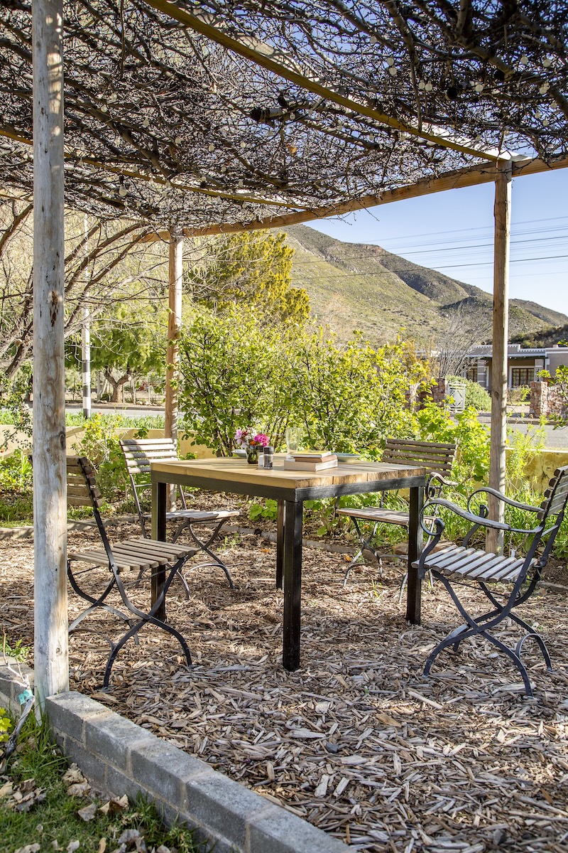 Pagoda at Yellow House EAT